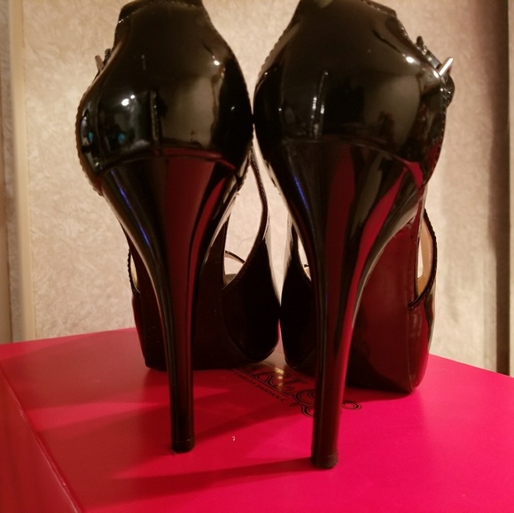 Strappy Guess Peep-Toe Heels with Buckles - Picture 4 of 5